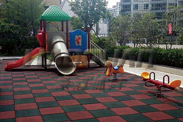 廣場(chǎng)健身器材