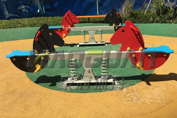 戶外健身器材案例2.jpg 戶外健身器材案例2.jpg